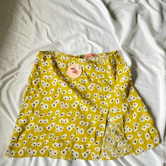 Verge Girl mini skirt - Picture 2 of 4